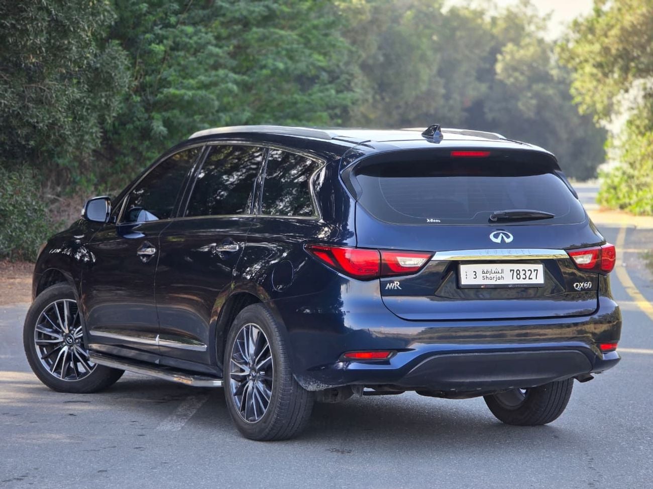 Infiniti QX60 LUXURY 2017 GCC FULL SERVICE HISTORY AVAILABLE | ORGINAL PAINT | ACCIDENT FREE | SINGLE OWNER
