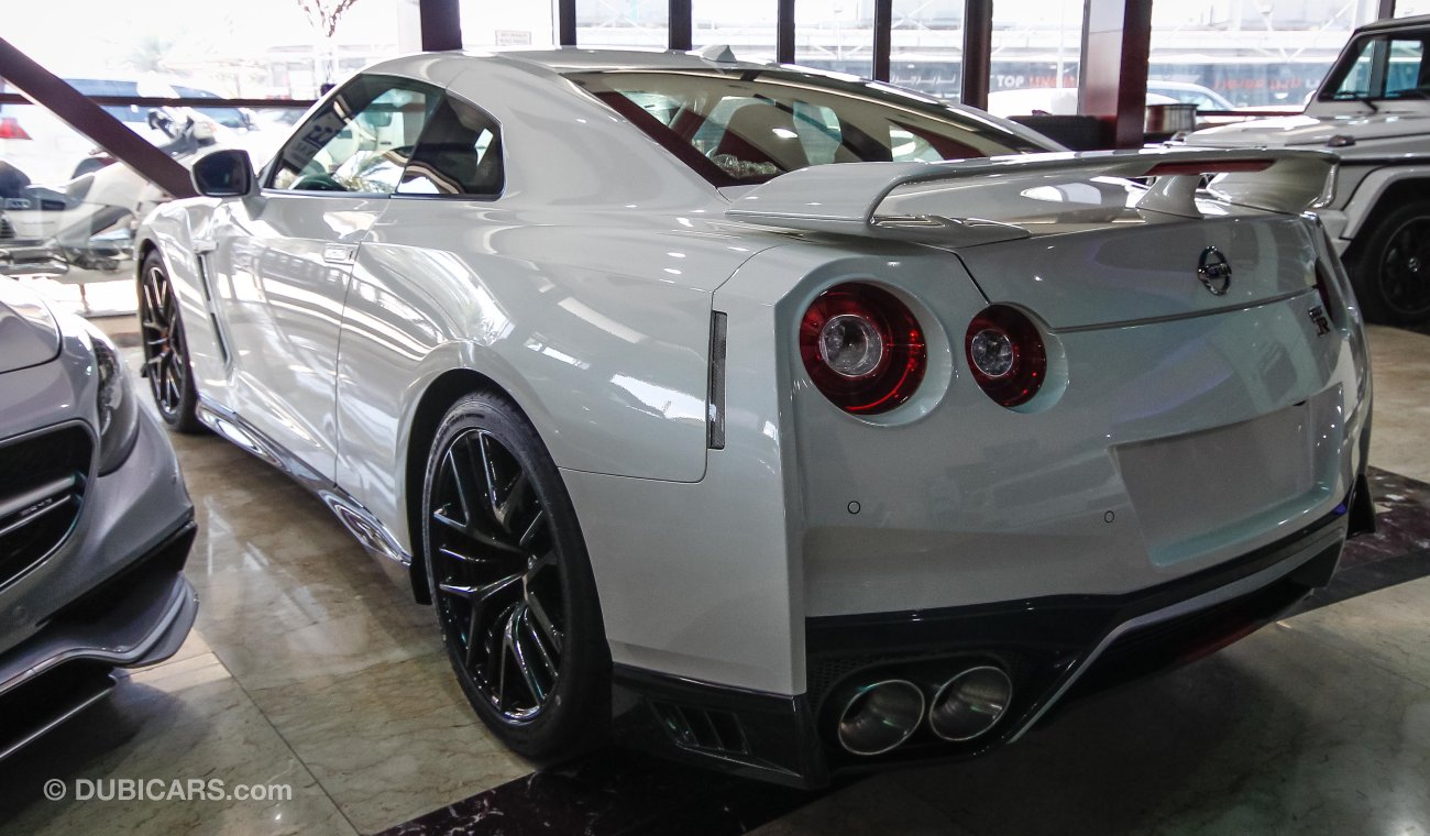 Nissan GT-R