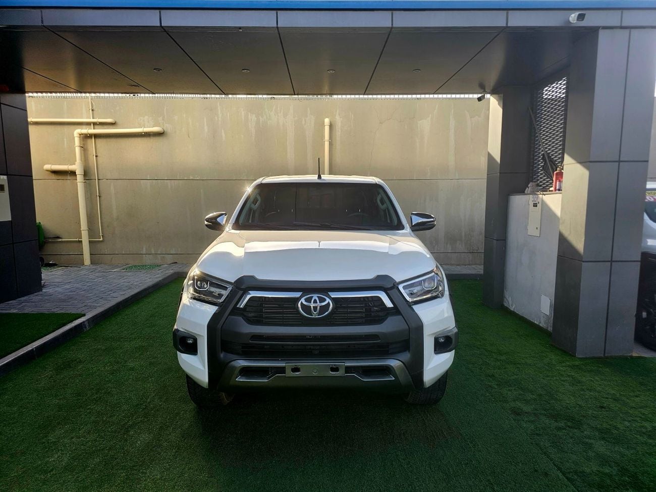 تويوتا هيلوكس ADVENTURE DIESEL / AUTO GEAR/ AUTO WINDOWS / FULL OPTION/ WIDE BODY