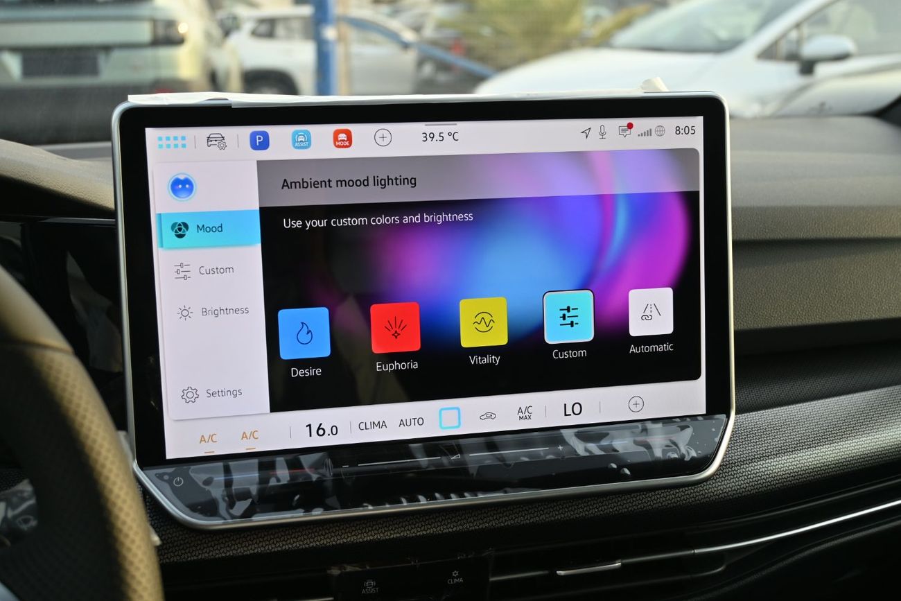 Volkswagen Golf R Volkswagen Golf R 1.5L Turbo TSI, Model 2025, Color Grey