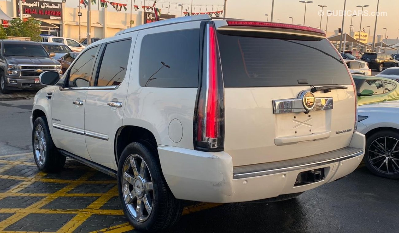 Cadillac Escalade GCC, Full options