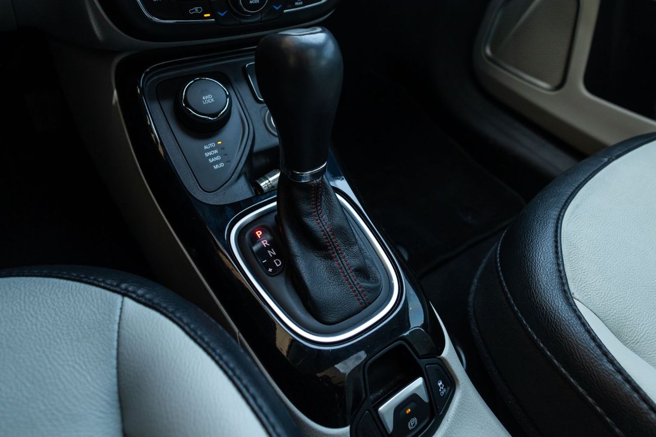 جيب كومباس Limited 2.4L (172 HP)