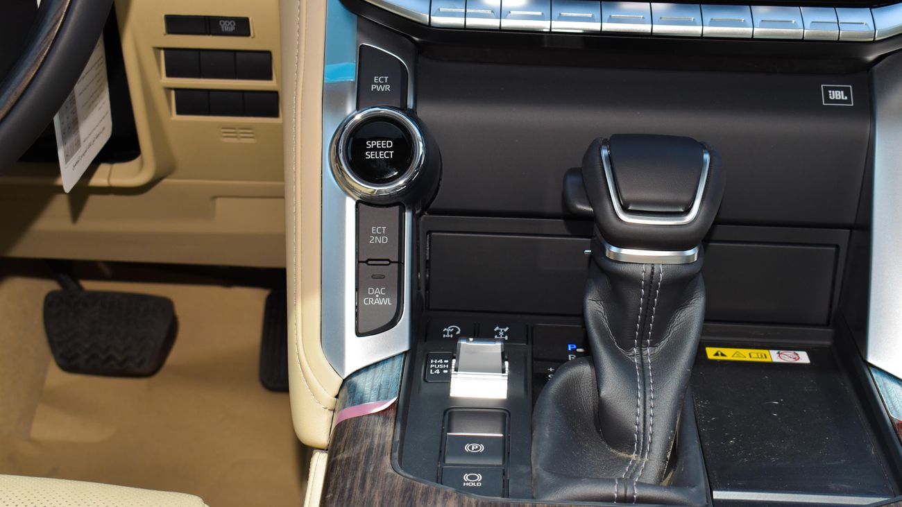 Toyota Land Cruiser LC 300 VX 4.0L | 2022 | For Export Only