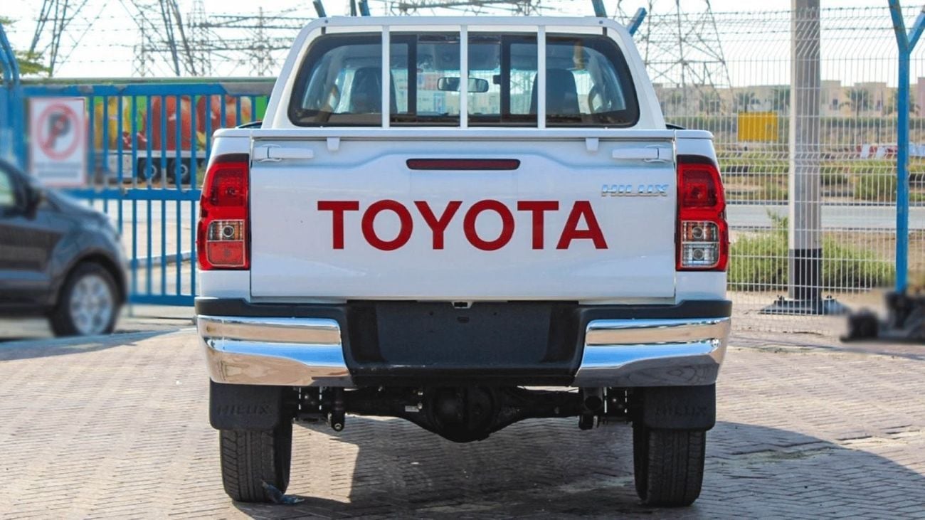 Toyota Hilux TOYOTA HILUX 2.4L STD TURBO ABS 5 SEATER MT (Export Only)