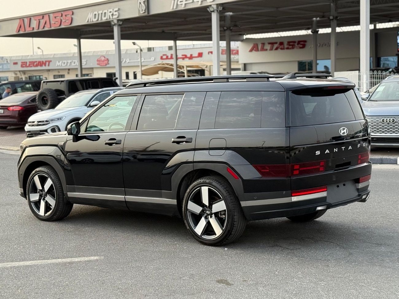 Hyundai Santa Fe Limited FE 360 camera, panoramic,leather seats, Full Option