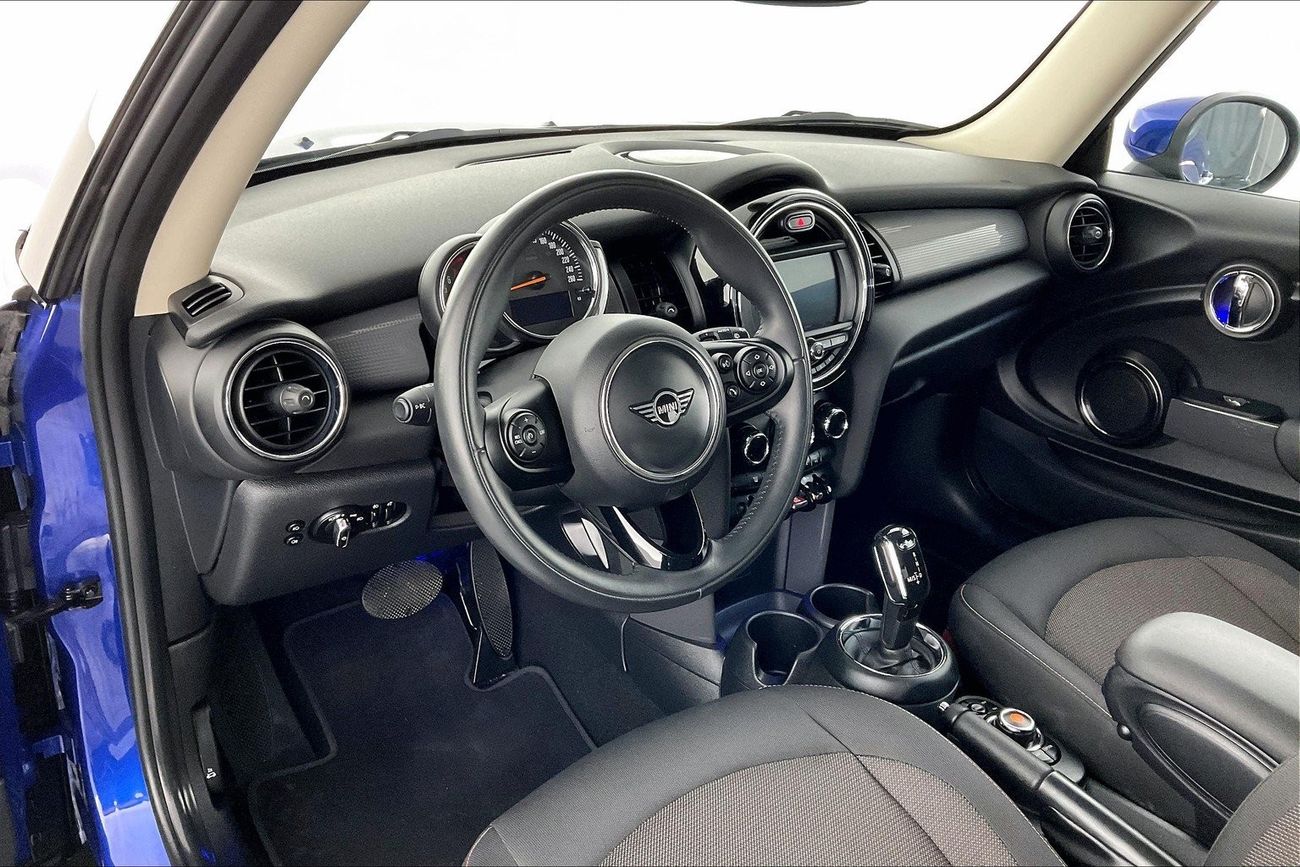 ميتسوبيشي مونتيرو GLS Premium | عرض العيد الحصري | خالية من أضرار الفيضانات