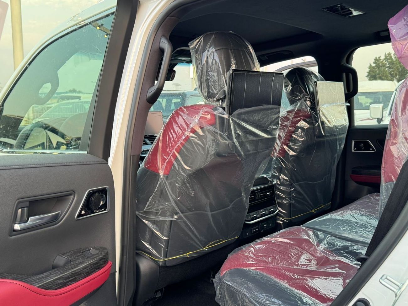 تويوتا لاند كروزر TOYOTA LANDCRUISER 300 VXR 3.5L PTR A/T F/O 2026 WHITE