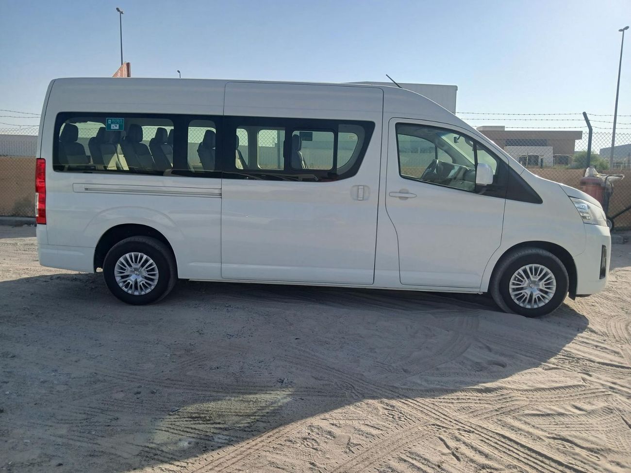 تويوتا هاياس ECTQAT001 - 2026 Toyota Hiace High Roof Passenger Van Full Options GL - 2.8L Diesel Manual