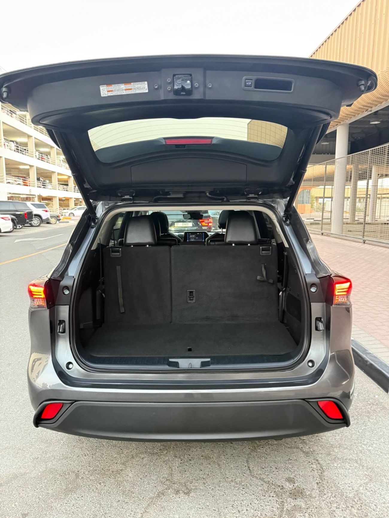 Toyota Highlander 2022 XLE LIMITED FULL OPTION 3.5 AWD USA SPEC