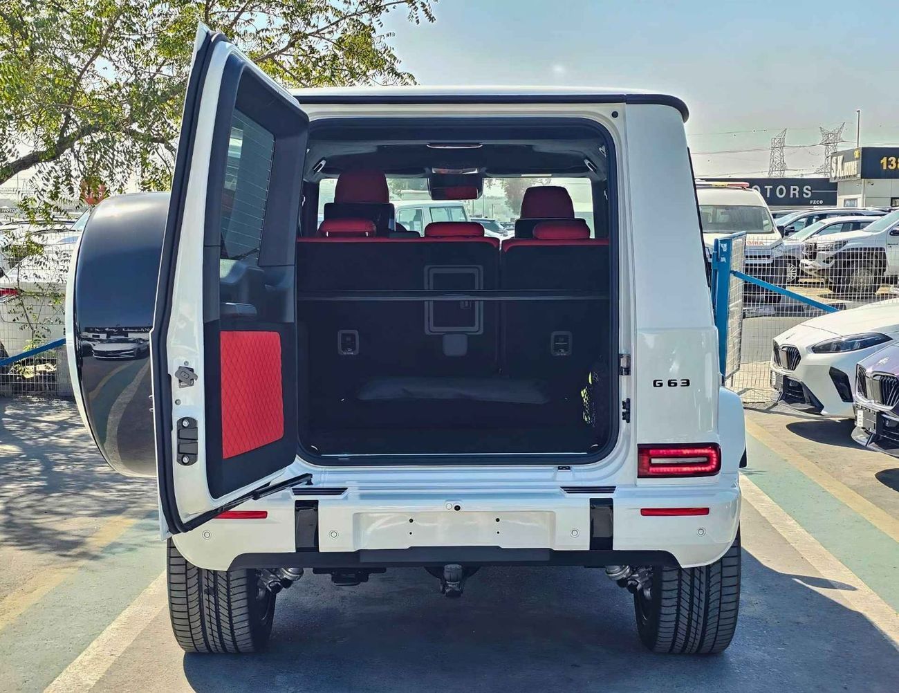 Mercedes-Benz G 63 AMG MERCEDES BENZ G63 AMG BITURBO / 4.0L V8 PETROL/360* CAMERA/SUNROOF WIHT LEATHER SEATS (CODE # G63BT)