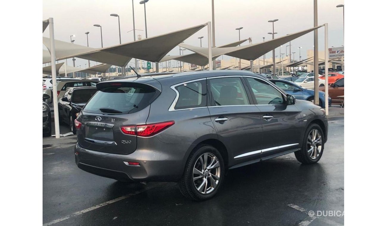 إنفينيتي QX60 موديل 2015 خليجي حاله ممتازه من الداخل والخارج فل مواصفات كراسي جلد ومثبت سرعه وتحكم كهربي كامل ونظا