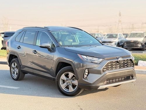 تويوتا راف ٤ XLE Full Option 2022 with sunroof, push start