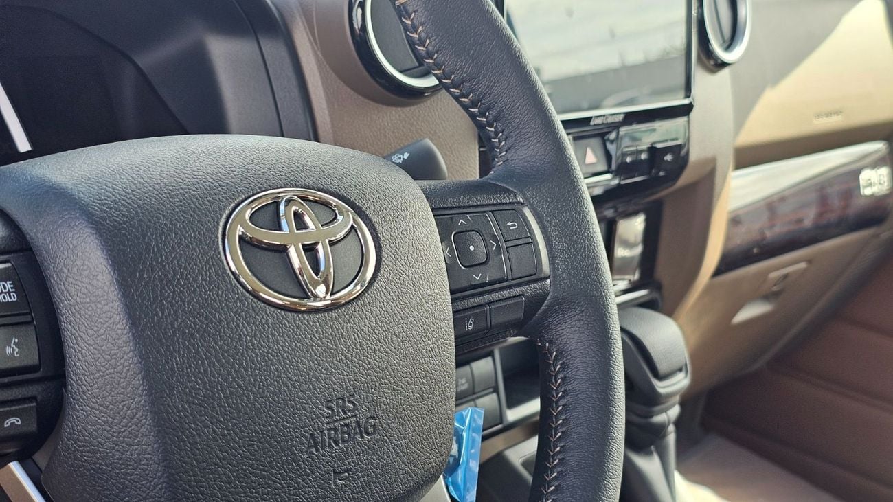 تويوتا لاند كروزر بيك آب Toyota Land Cruiser Pick Up LC79 DOUBLE CABIN LX-Z A/T 4.0 V6 EXPORT ONLY