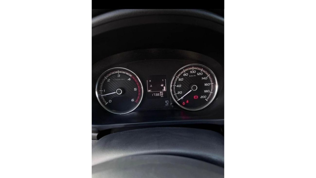 Mitsubishi L200 2020 Mitsubishi L200 Manual Transmission GCC 4x4 Diesel UAE PASS