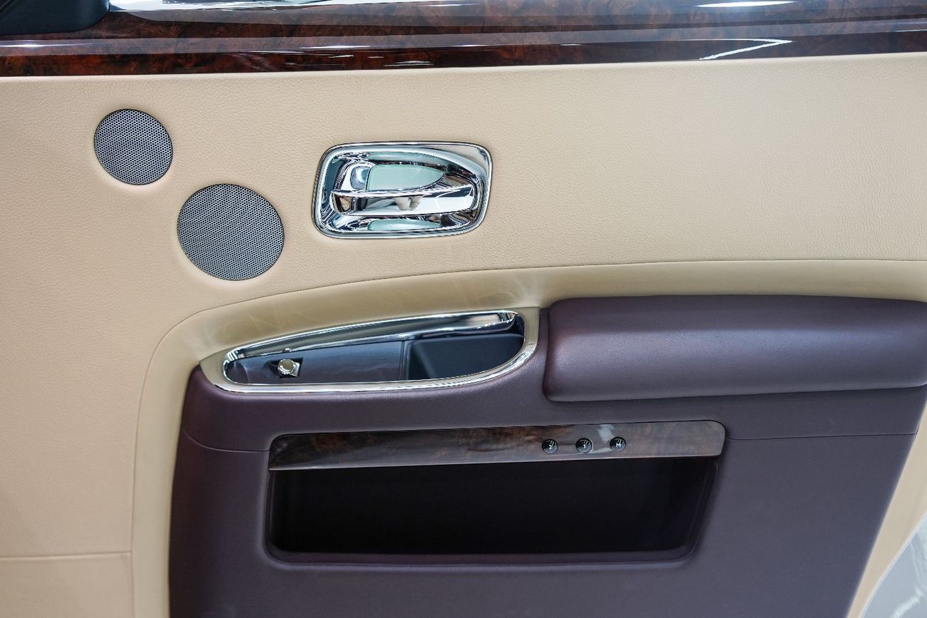 Rolls-Royce Ghost Std 6.6L Series II, Silver Satin Bonnet, Rear Entertainment, Starlight, Very Low KM, GCC Spec!!