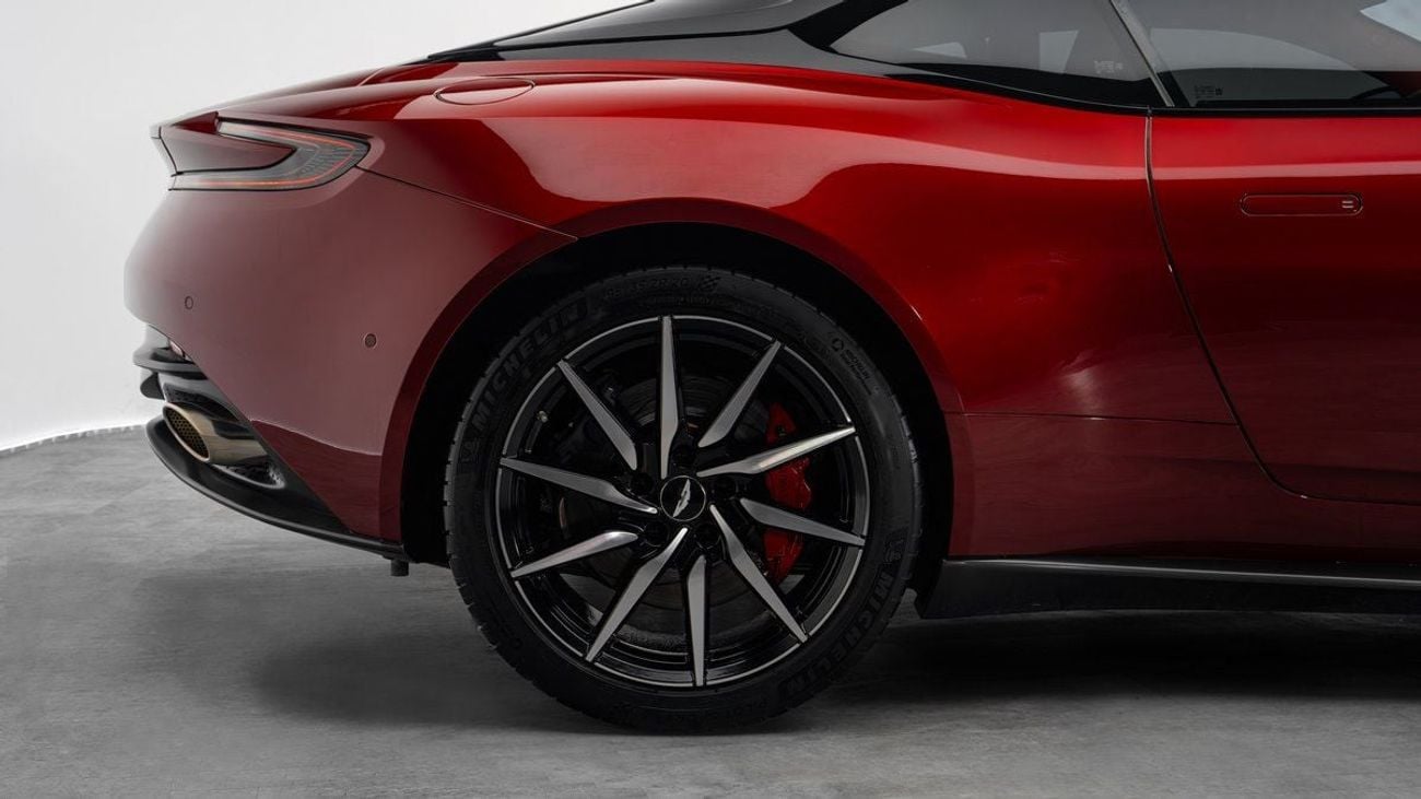 أستون مارتن DB11 V12 - Q Exclusive - 2018 - GCC