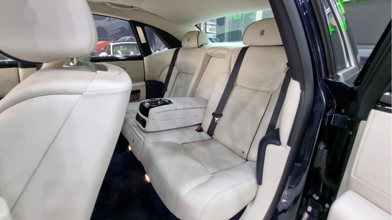 Rolls Royce Ghost Std SPECIAL OFFER RR GHOST 2016 GCC IN PERFECT CONDITION FULL SERVICE HISTORY FOR 520K AED