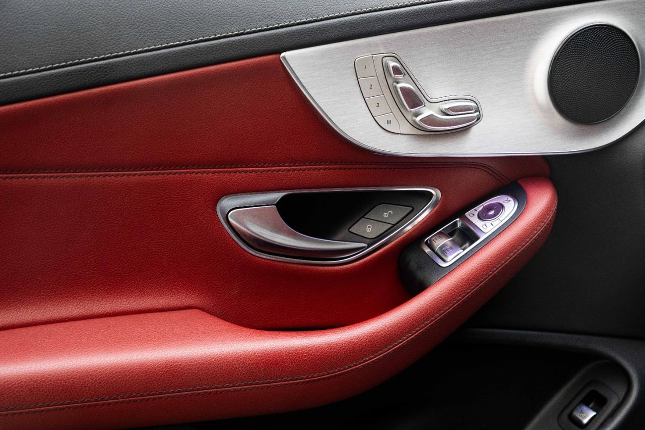 مرسيدس بنز C 200 2,629 P.M | 0% Downpayment | C200 Coupe AMG | Low KM!