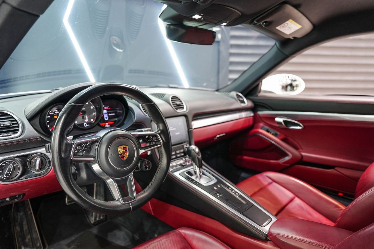 بورش كايمان 718 S 2.5L A/T S, Sport Chrono Package, Full Service History, Al Nabooda Warranty!!