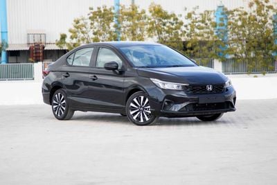 هوندا سيتي LXS 1.5L - Crystal Black Inside Ivory | Export Only