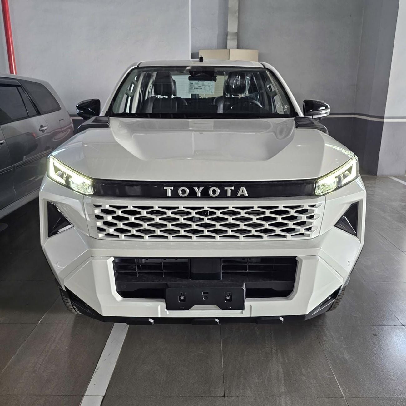 Toyota Hilux NEW SHAPE DIESEL A/T FULL OPTION DOUBLE CABIN PICKUP