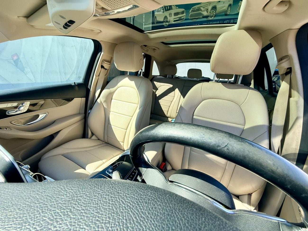 Mercedes-Benz GLC 300 4MATIC 2.0L 2020 Mercedes benz GLC C300 4matic 4x4 full option Panoramic roof. 360 cameras. Auto par