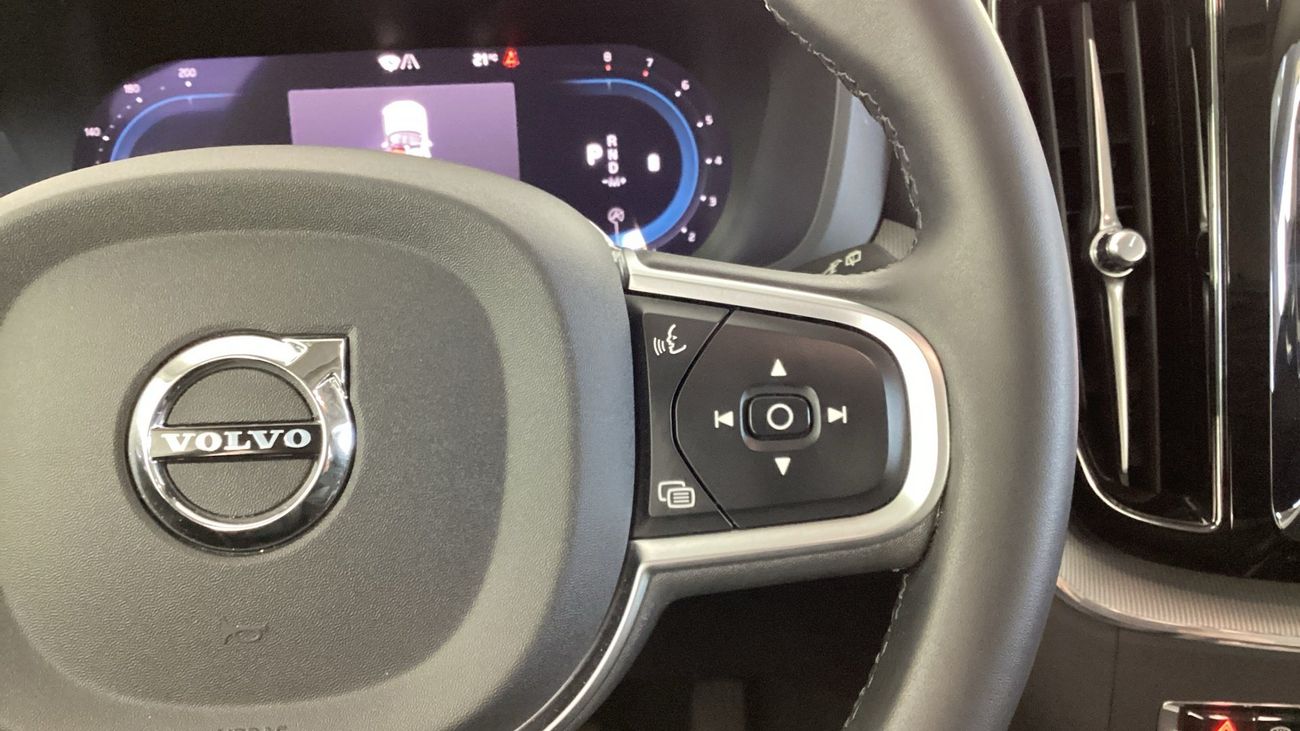 فولفو XC 60 B5 CORE AT | شامل الضمان | 0 ﺪﻔﻋﺓ ﺃﻮﻟﻯ