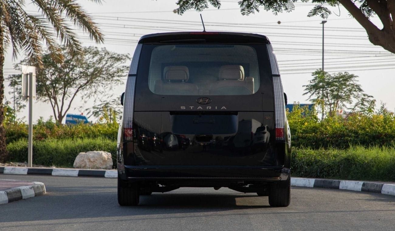 Hyundai Staria VIP 4-seater/GCC/2 Years Warranty/2022