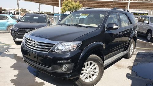 تويوتا فورتونر 2.7L SUV 4WD (PETROL)