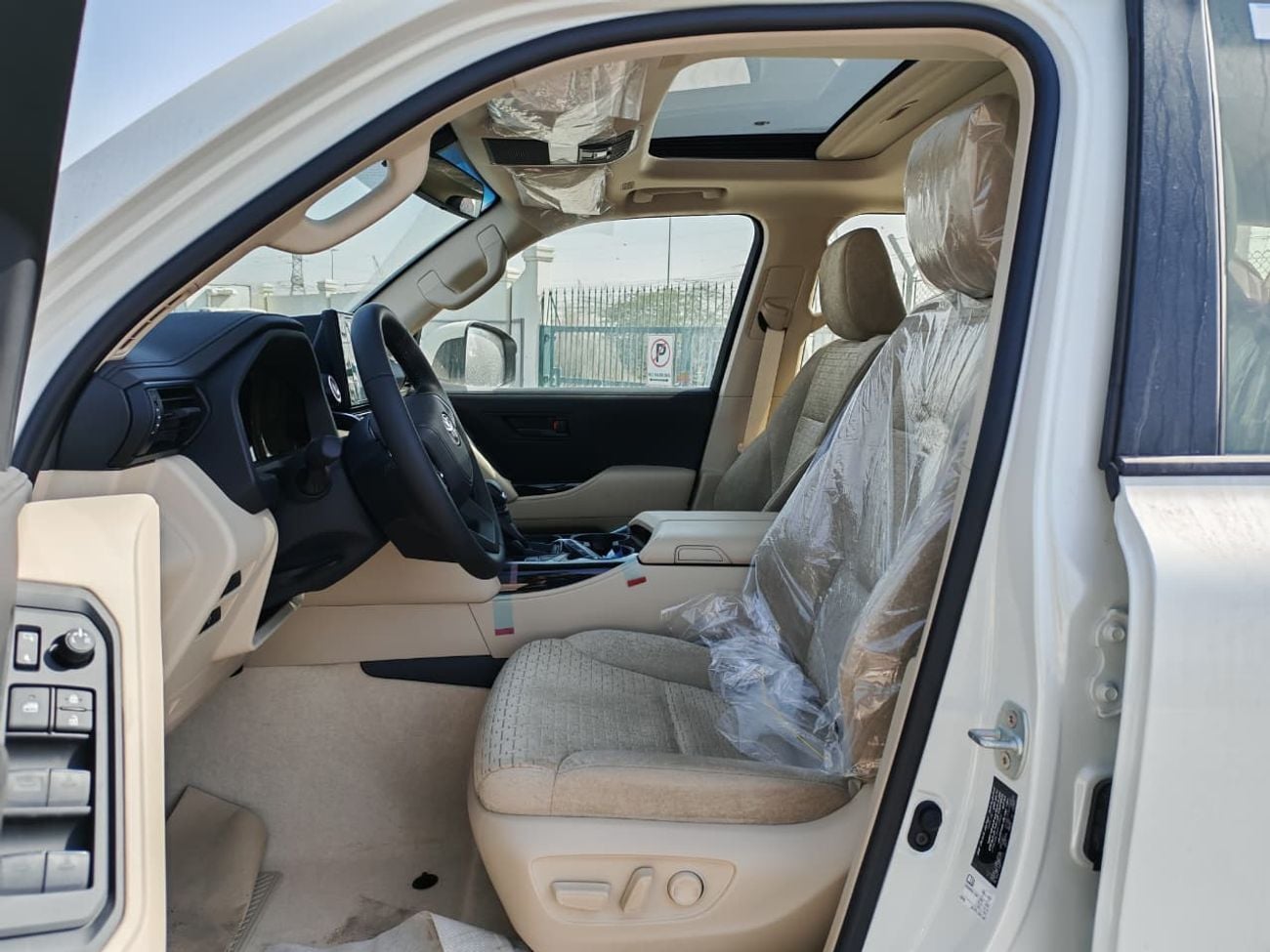 تويوتا لاند كروزر 2025 Toyota Land Cruiser LC300 GXR Basic-Option with Sunroof 4.0L V6 Petrol A/T 4WD Export Only