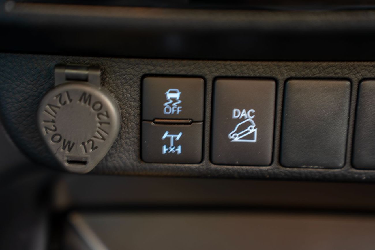 تويوتا هيلوكس GR Sport 2.8L