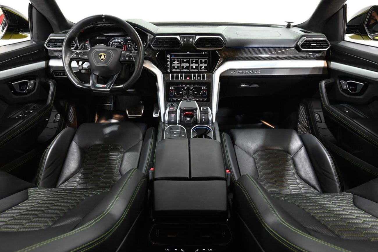 Lamborghini Urus STD 2022 Lamborghini Urus, 10/2026 Lamborghini Warranty, Lamborghini Service History, GCC