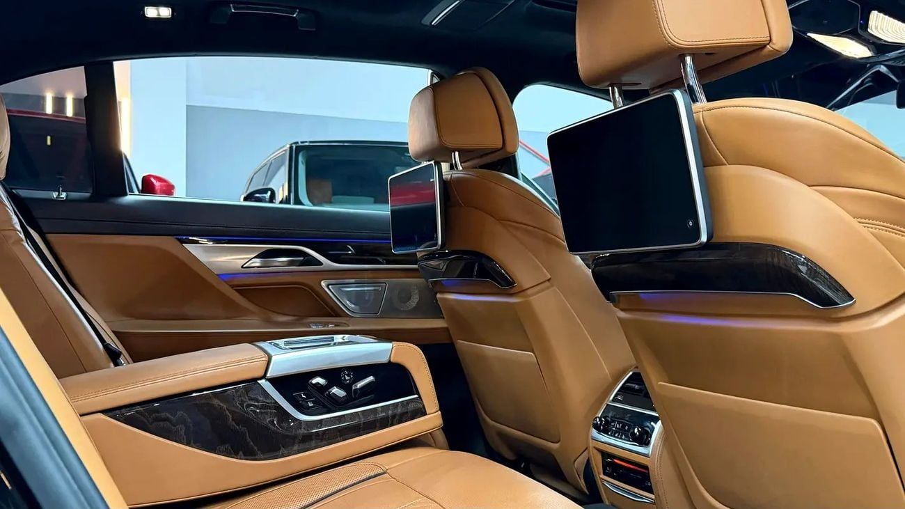 بي أم دبليو 750Li xDrive M Sport Executive 4.4L