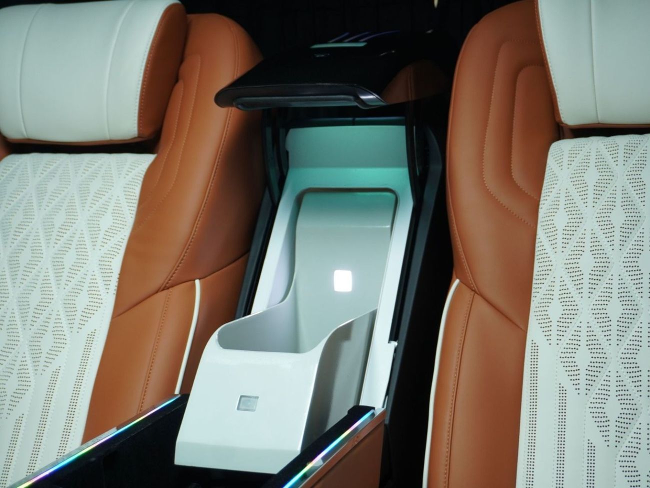 Mercedes-Benz V 250 5,864 PM I 3 Years warranty and Service I Brand New I High Roof