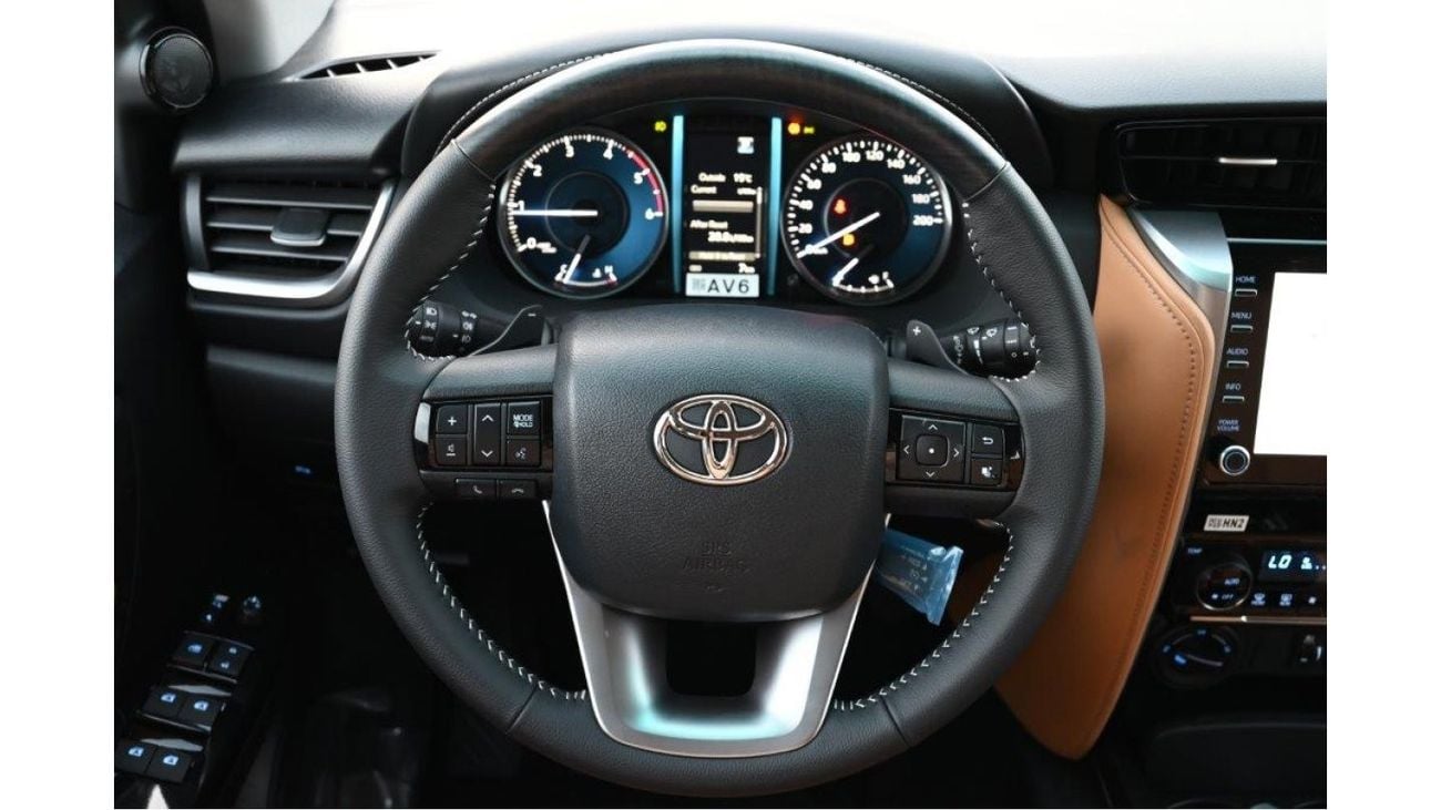تويوتا فورتونر 2.8L Diesel 4WD 7 Seater Automatic