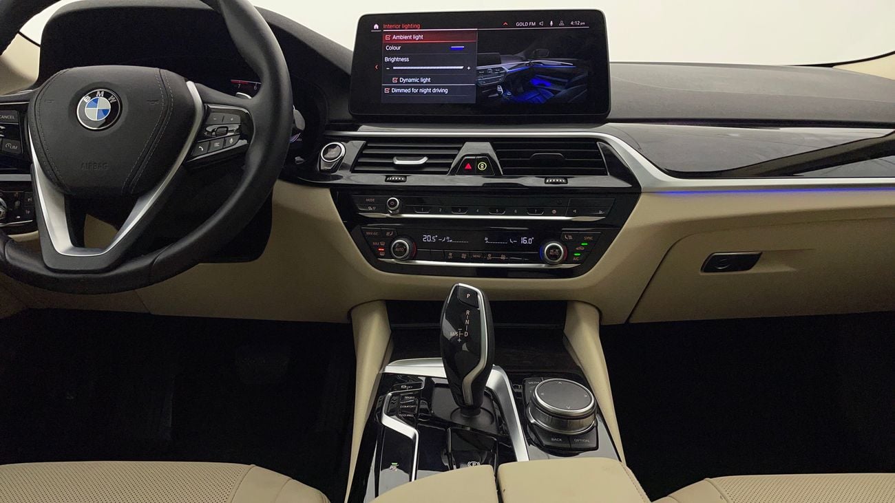 بي أم دبليو 520i JOY EDITION 2 | بدون دفعة مقدمة | اختبار القيادة في المنزل