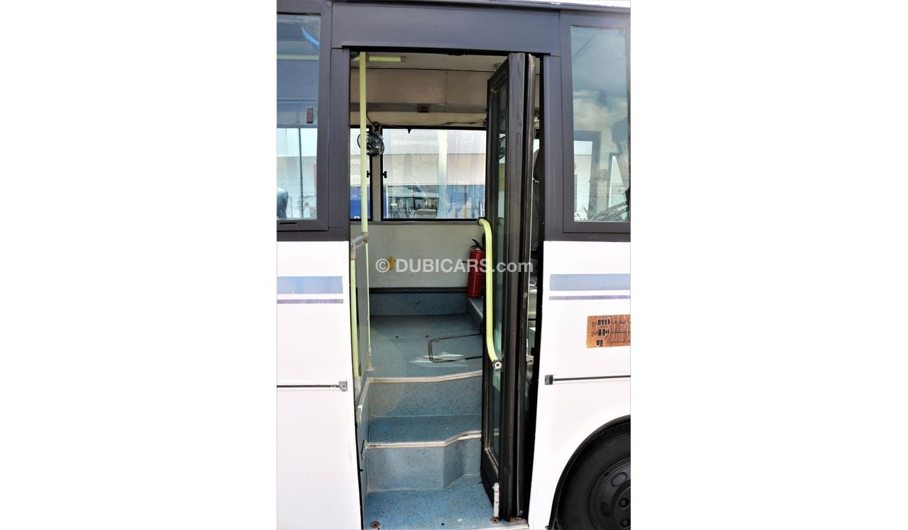 Tata Starbus USED TATA BUS 2013 GULF SPACE 30 SEATS