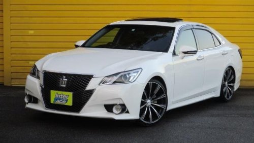 Toyota Crown GRS211