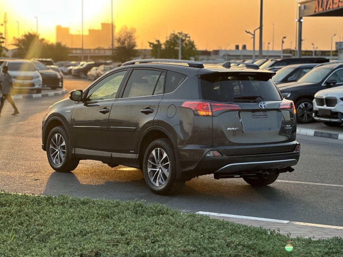 Used Toyota RAV4 Hybrid XLE Full Option Sunroof,push start,leather ...