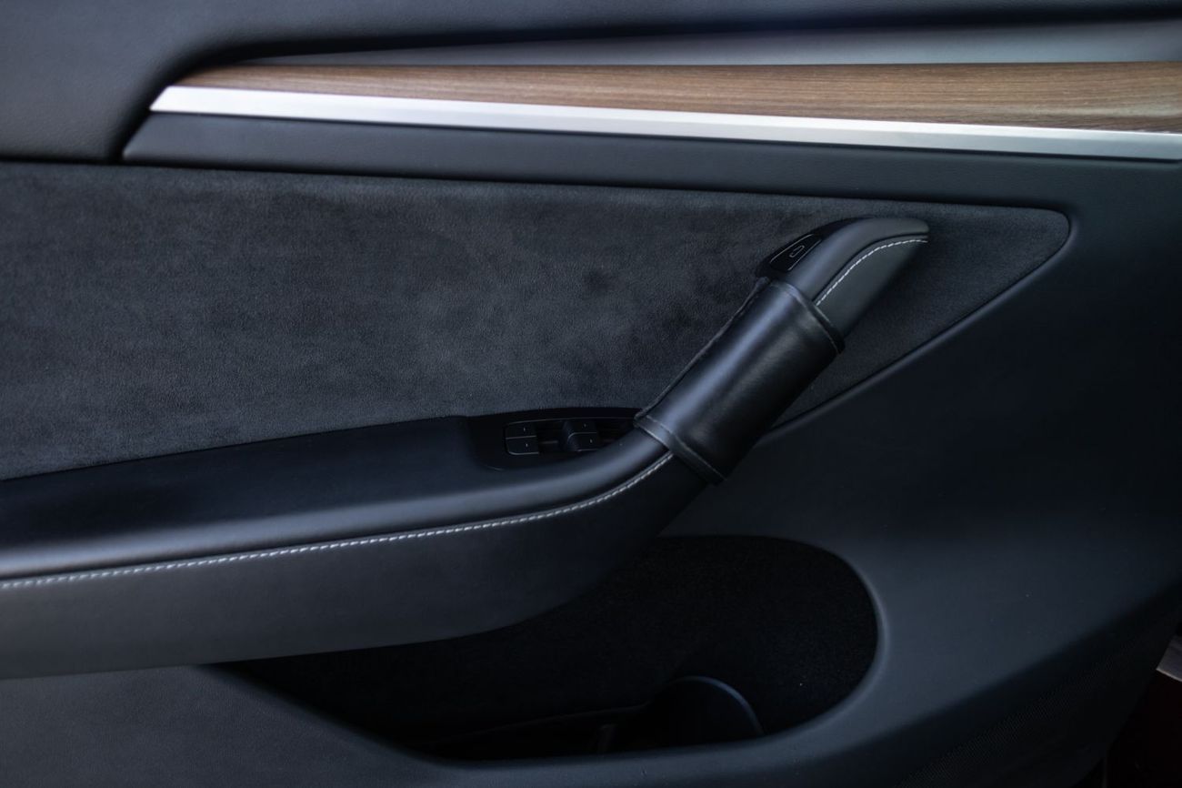 Tesla Model Y Long Range (AWD)