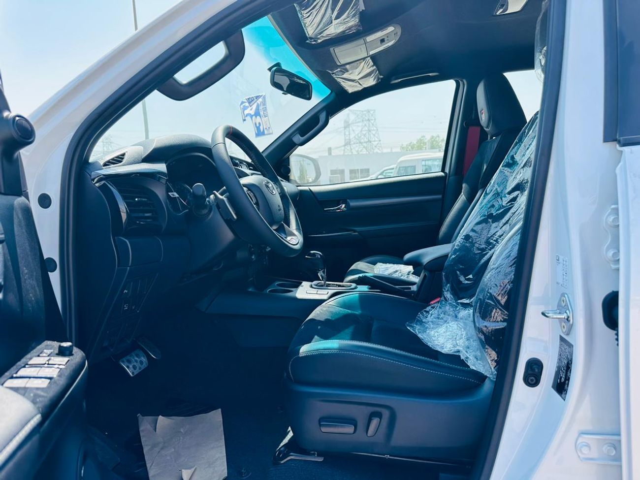 تويوتا هيلوكس TOYOTA HILUX D/CAB P/UP 4X4 4.0L PETROL GR-S WITH REAR STEP 2025