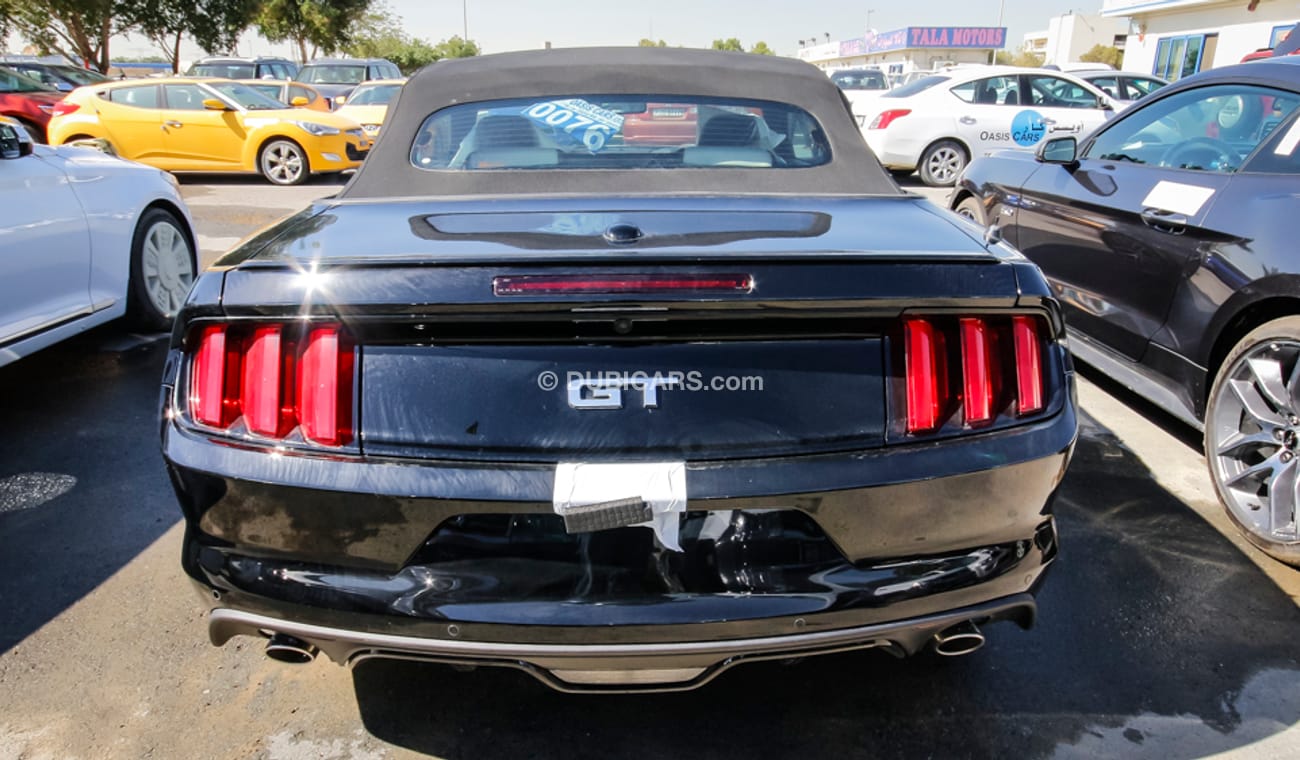 Ford Mustang GT FULL OPTION SOFT TOP CONVERTIBLE