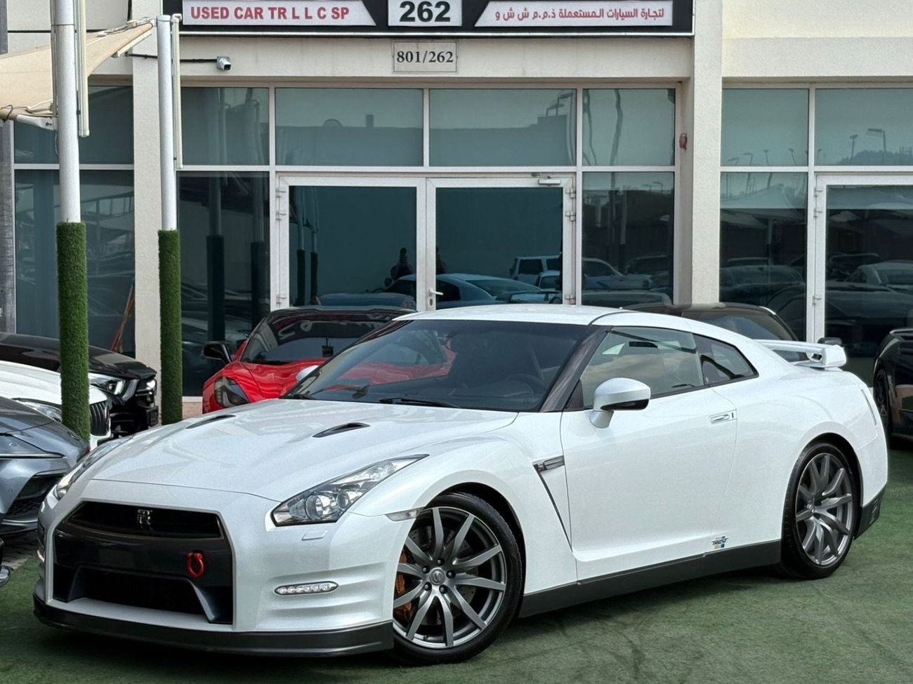 نيسان جي تي ار Premium 3.8L (2 Seater)