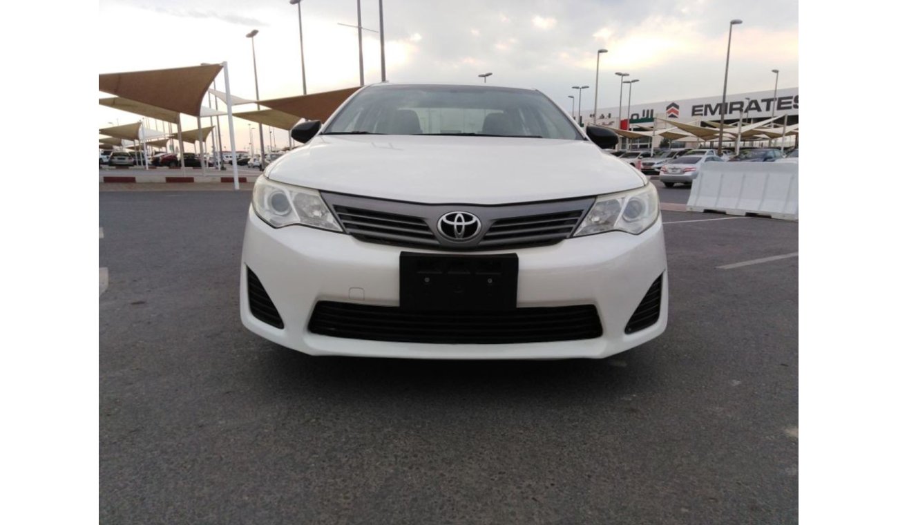 Toyota Camry 2013 gcc very celen car