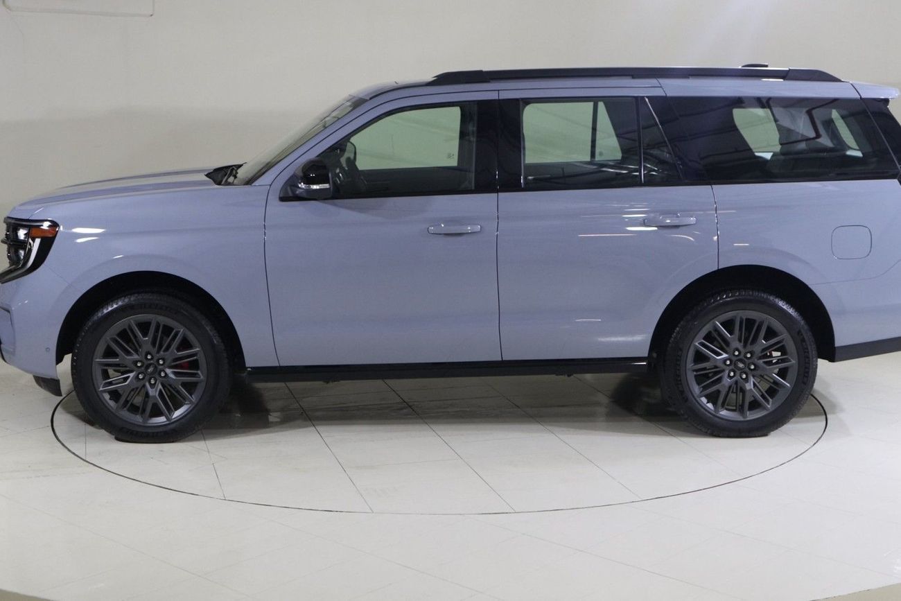 Ford Expedition SP3425 STEALTH /FREE Insurance + Registration/ AL TAYER MOTORS AL QOUZ SHOWROOM