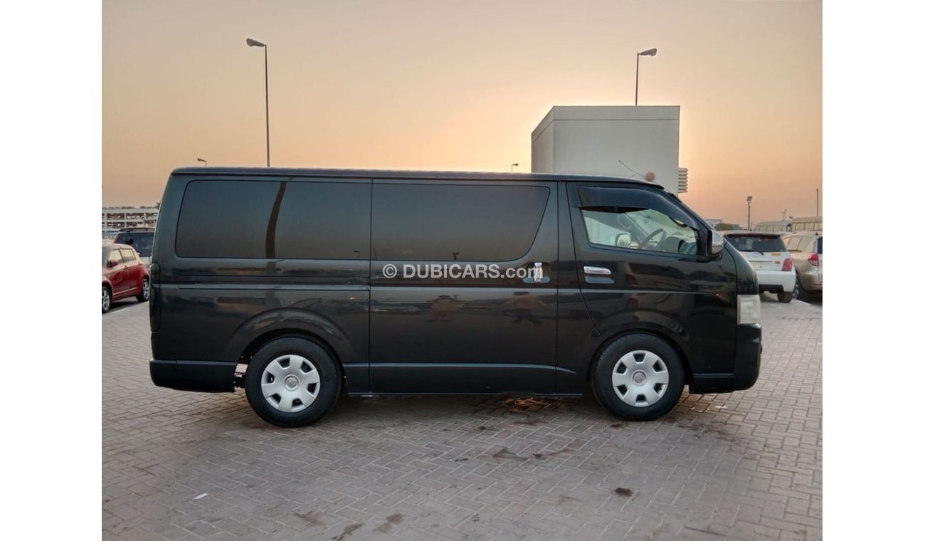 Toyota Hiace TOYOTA HIACE VAN RIGHT HAND DRIVE (PM1616)