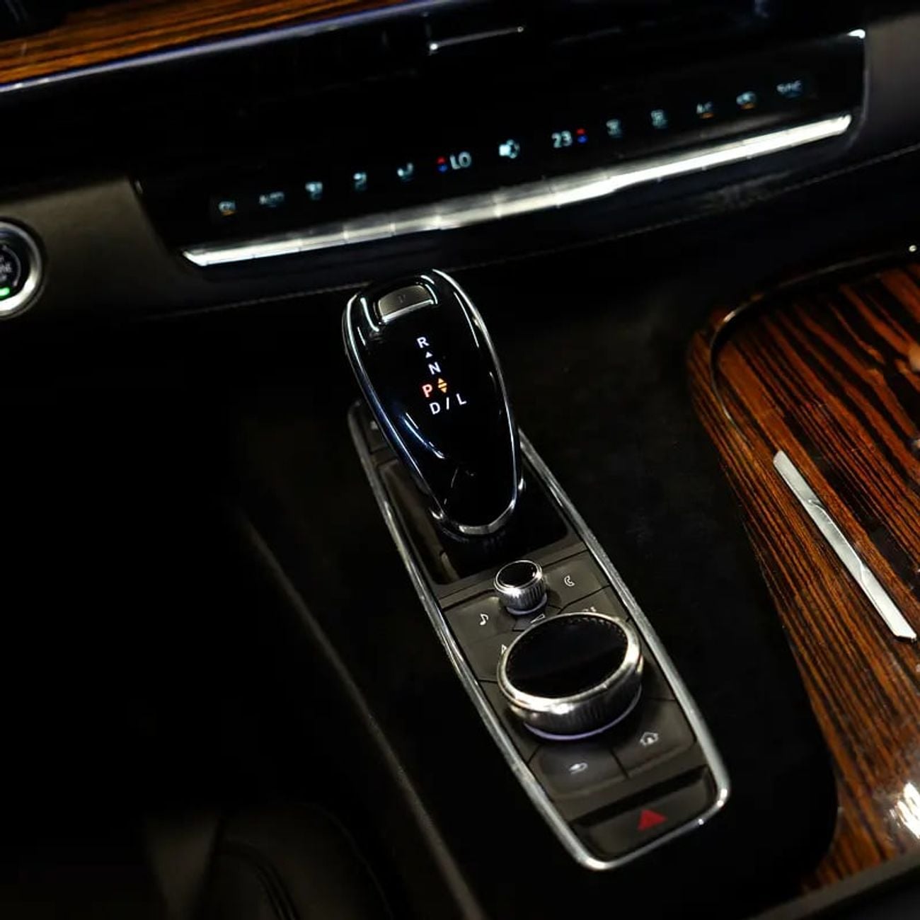 كاديلاك إسكالاد Premium Luxury 6.2L 4WD 3,736 P.M • 0% Downpayment • Premium Luxury • 1 Year Warranty and FDSH