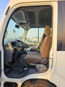 تويوتا كوستر 4.0L V4 DIESEL / 23 STR M/T / AUTO DOOR / BAGGAGE TRAY WITH RACK/ CODE # COD4J