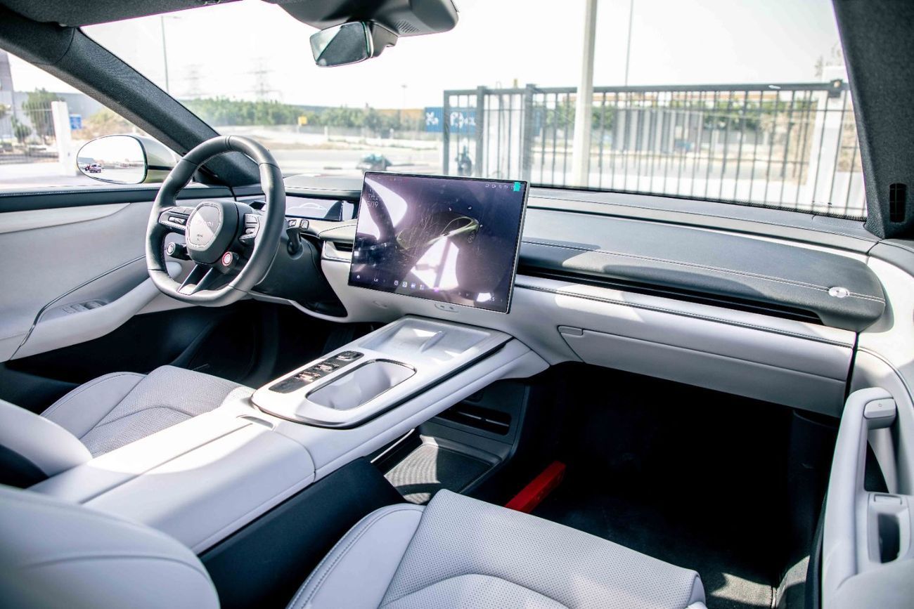 Xiaomi SU7 2024 XIAOMI SU7 PRO - Green inside Grey