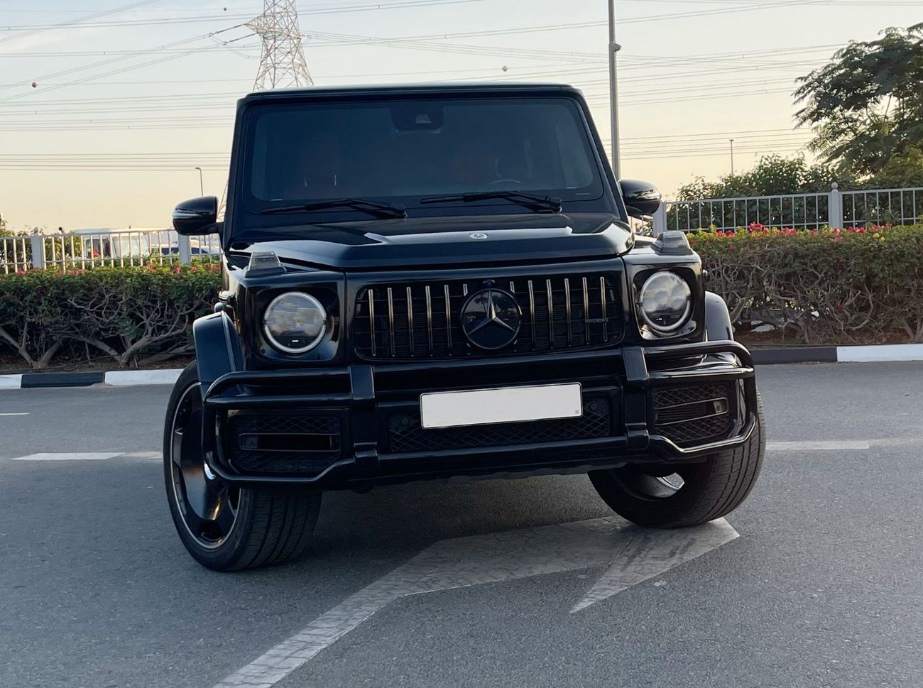 Mercedes-Benz G 500 Std 4.0L (422 HP) 8CYL With G63 AMG KIT - FULL OPTION  WARRANTY AVAILABLE -GARGASH